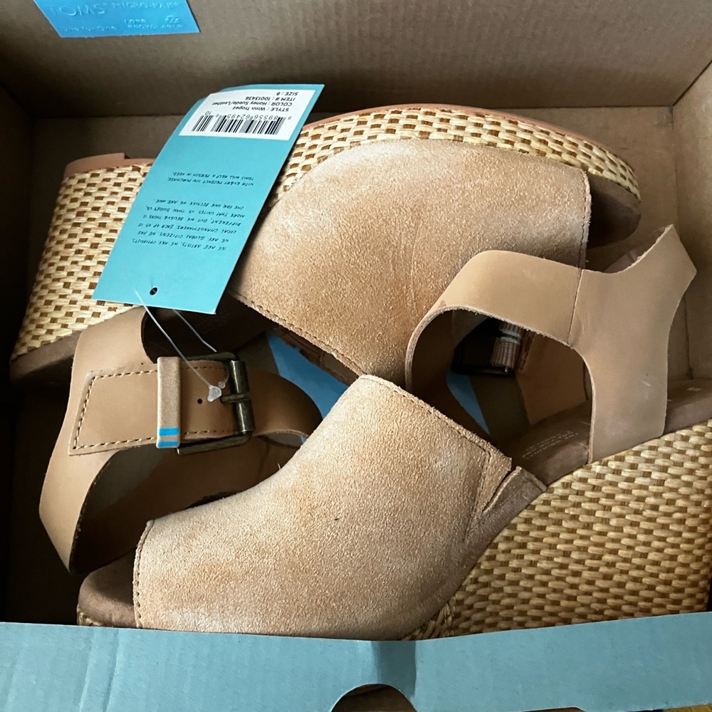 Women's Tan Wedge Sandals